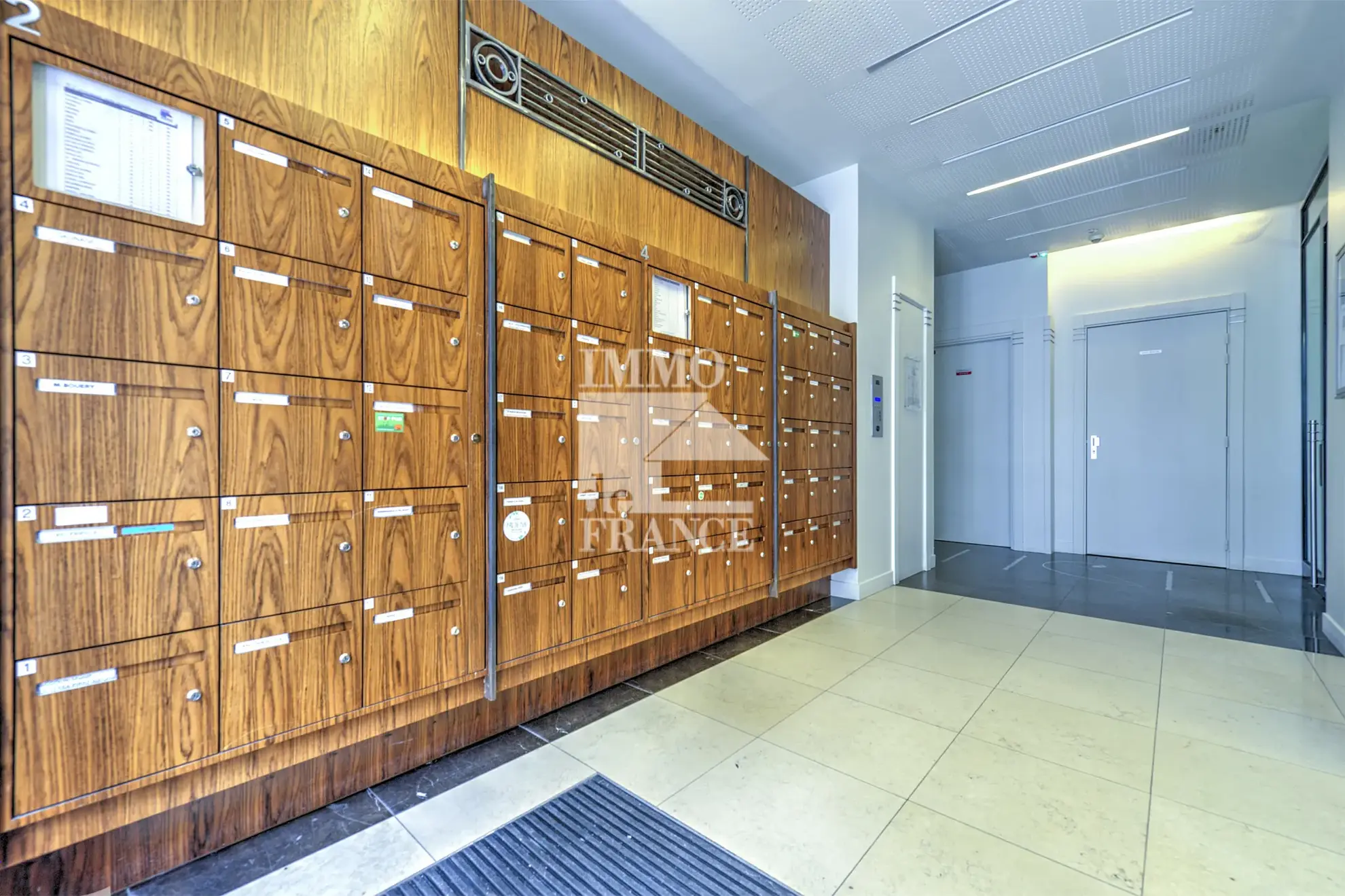 A vendre 2 pièces à Suresnes 