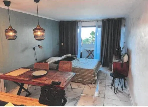 Appartement T2 à Cannes - 27m2 - Prix : 65 000 €