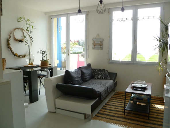 Appartement au 01 er et dernier étage - Balcon - Biganos centre