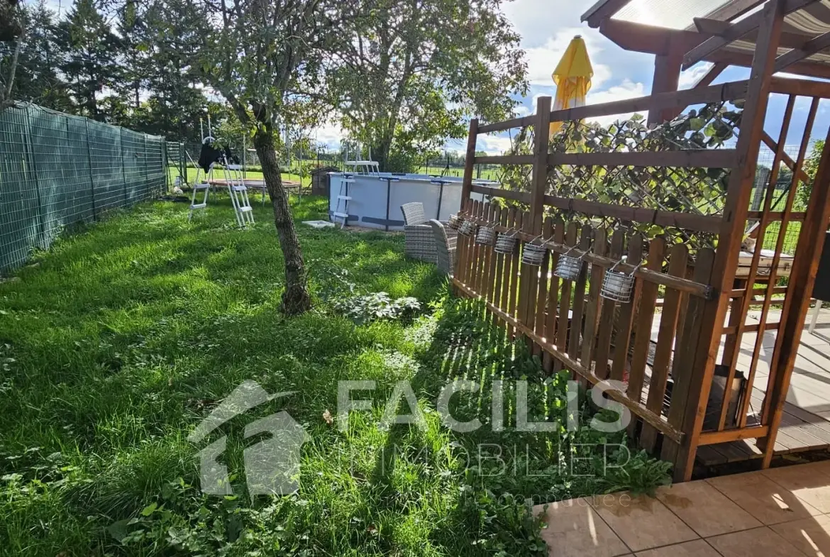 Maison individuelle de 5 chambres à vendre à Ambutrix 