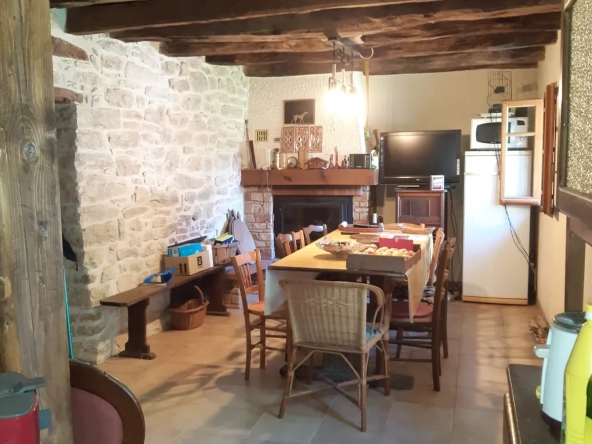 Maison en Pierre à Rénover 6 Pièces à Douvres avec Jardin 