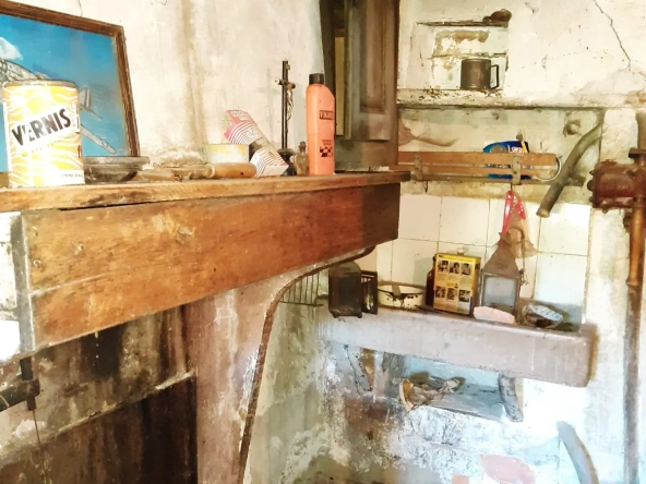 Maison en Pierre à Rénover 6 Pièces à Douvres avec Jardin 