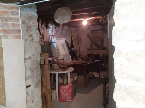 Maison en Pierre à Rénover 6 Pièces à Douvres avec Jardin 