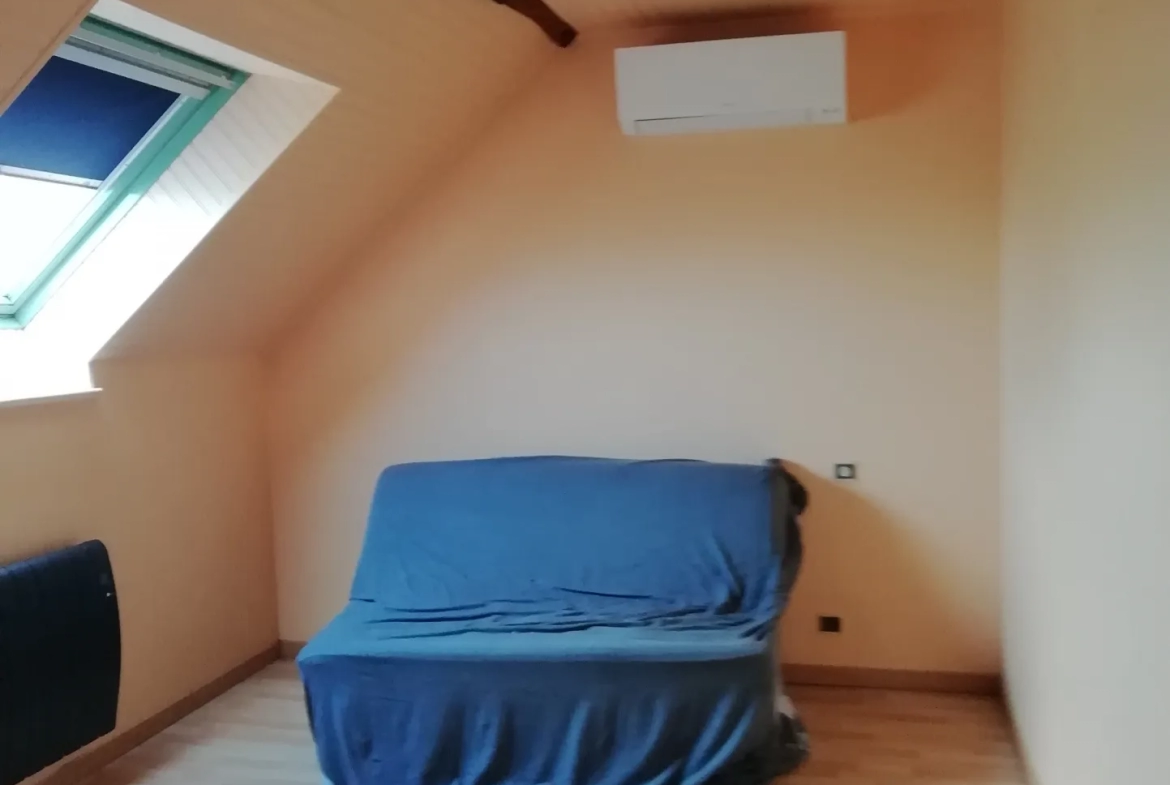 Fermette rénovée type F5 avec garage. Bien planquée dans la campagne! 