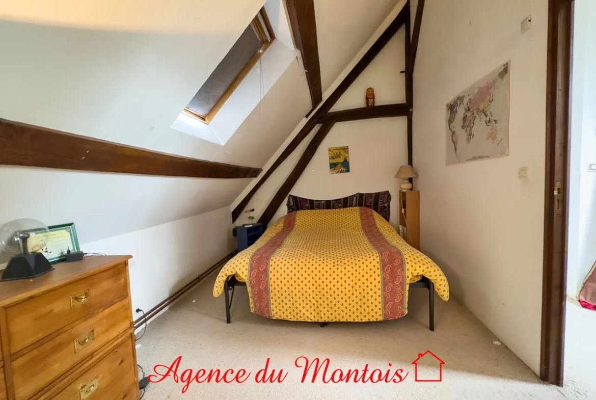 Vente à Bray-sur-Seine - FERMETTE BRIARDE indépendante à rafraîchir 