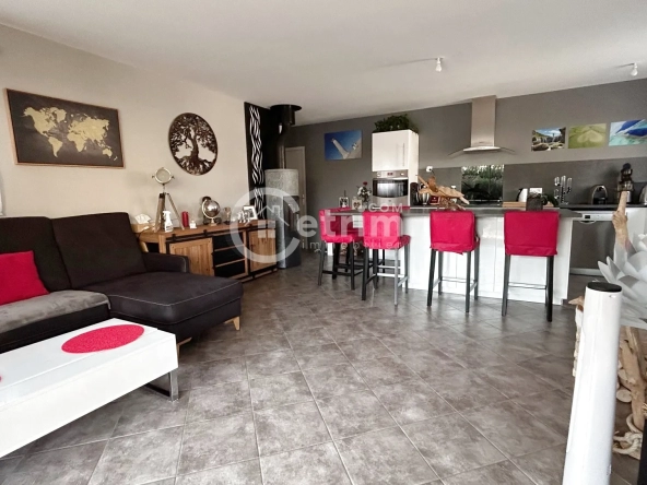 Maison contemporaine de plain-pied à Lezoux avec jardin et garage 