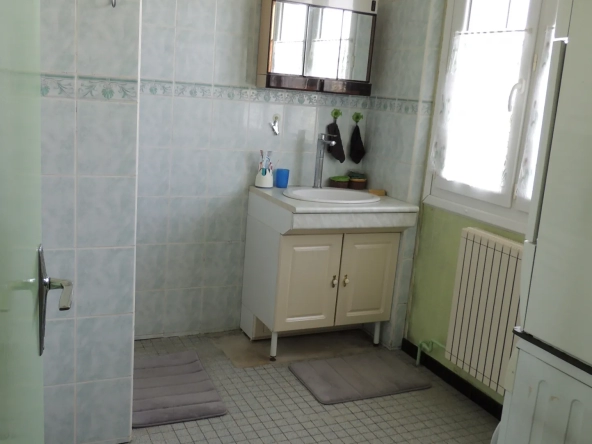 Houdan 10 mn / Charmante maison proche N12 et gare / 4 chambres 