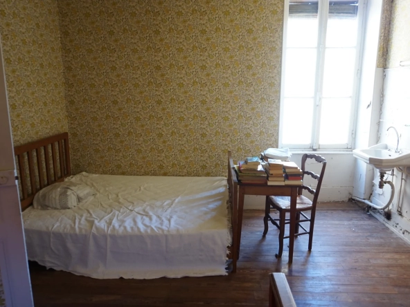 Maison de ville thermale à vendre à St Honoré les Bains 