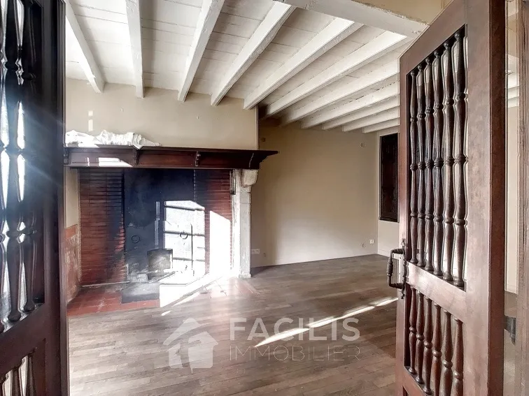 Grande maison de village proche commerces à Lasseube (64290) 