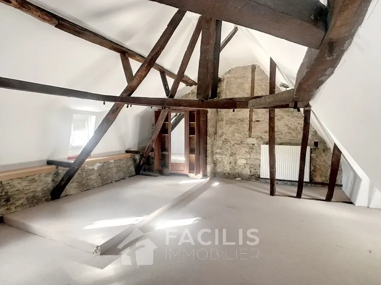 Grande maison de village proche commerces à Lasseube (64290) 