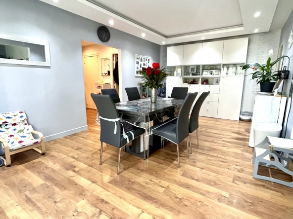 Appartement F4 78,59 m2 Rosny Sous Bois 