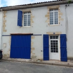 Maison de ville 3 chambres avec garage et cour à Preignac