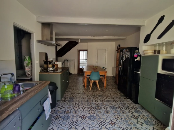 Maison de ville 3 chambres avec garage et cour à Preignac 