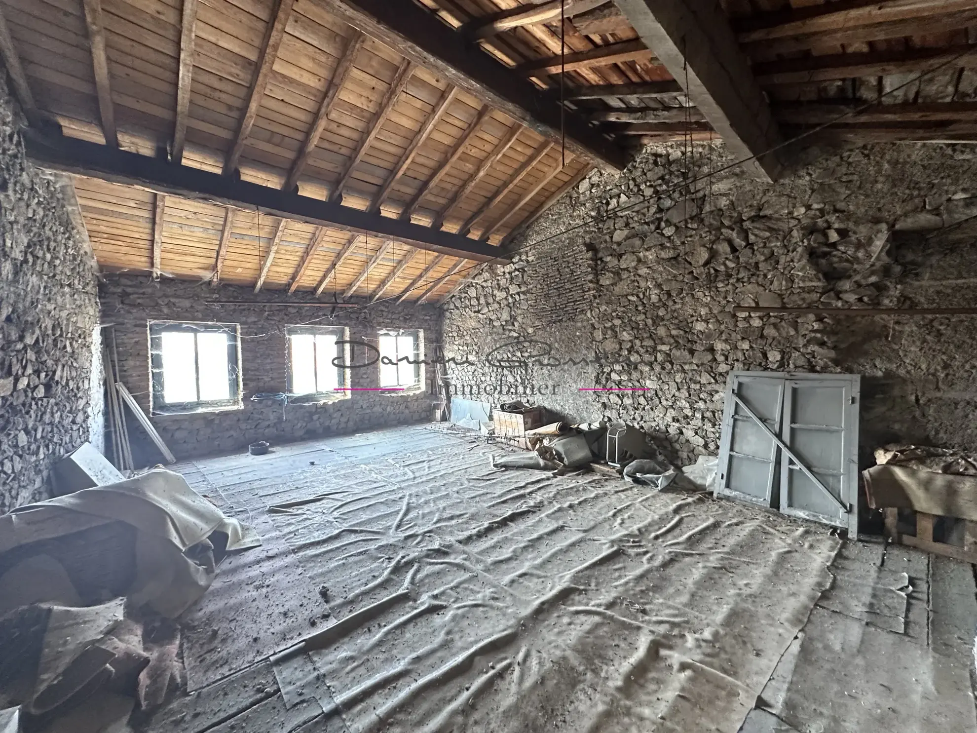 Exclusivité - Maisons - 3 chambres - Cour - Garage - 1 Appartement - 42540 