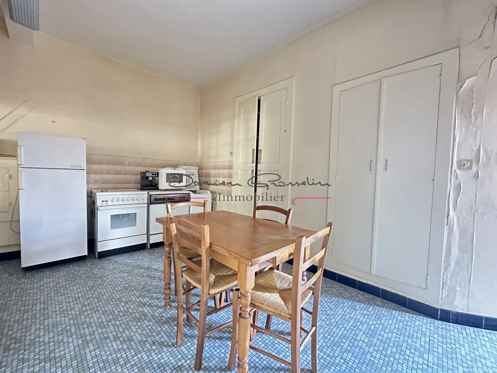 Exclusivité - Maisons - 3 chambres - Cour - Garage - 1 Appartement - 42540 