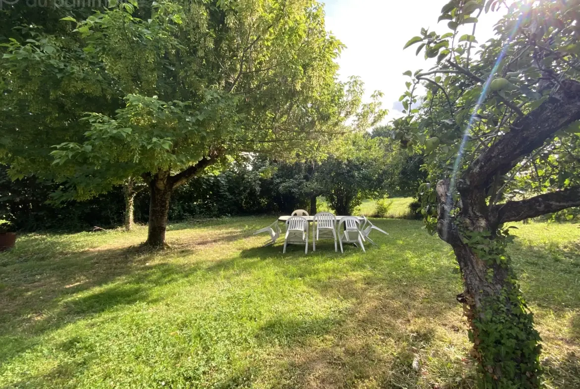 Propriété avec Deux Maisons et Piscine à La Réole 