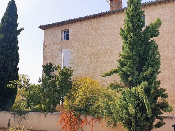 Proche Marmande : Maison en pierre rénovée avec piscine