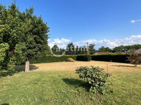 Terrain à bâtir de 707m2 à Lezoux 