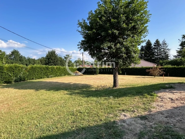 Terrain à bâtir de 707m2 à Lezoux 