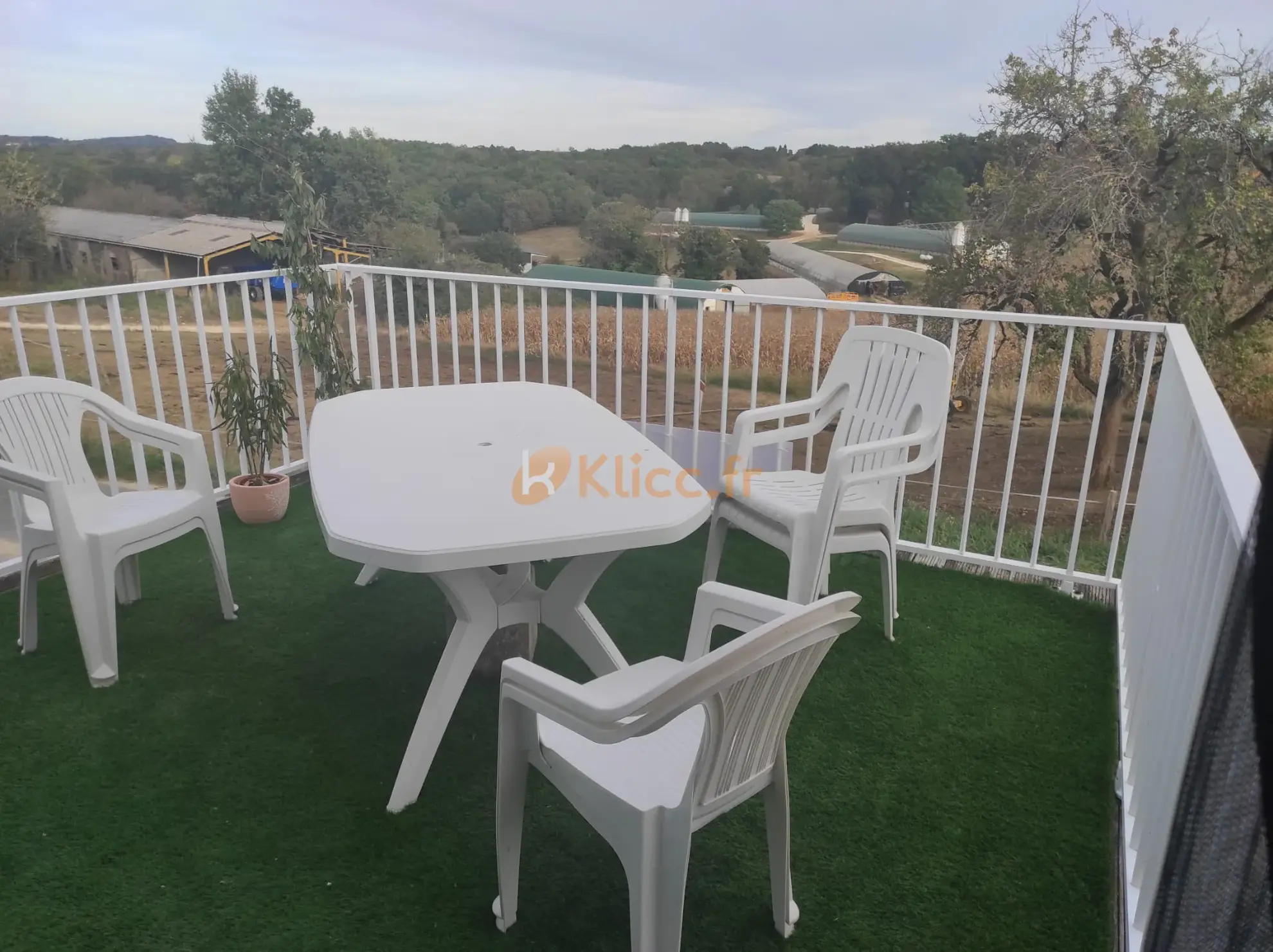 Appartement T2 à Saint-Geniès (24590) avec terrasse et piscine 