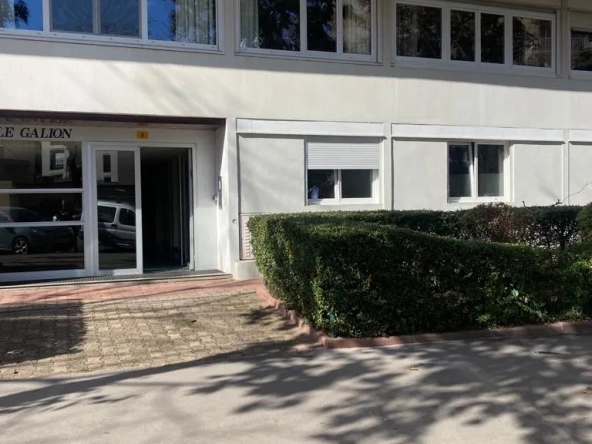 Appartement T4 de 95 m2 avec garage et cave à Saint Etienne 
