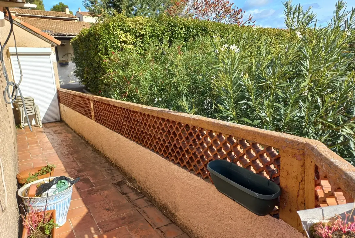 Apartment with 3 Bedrooms in Biver-Gardanne 