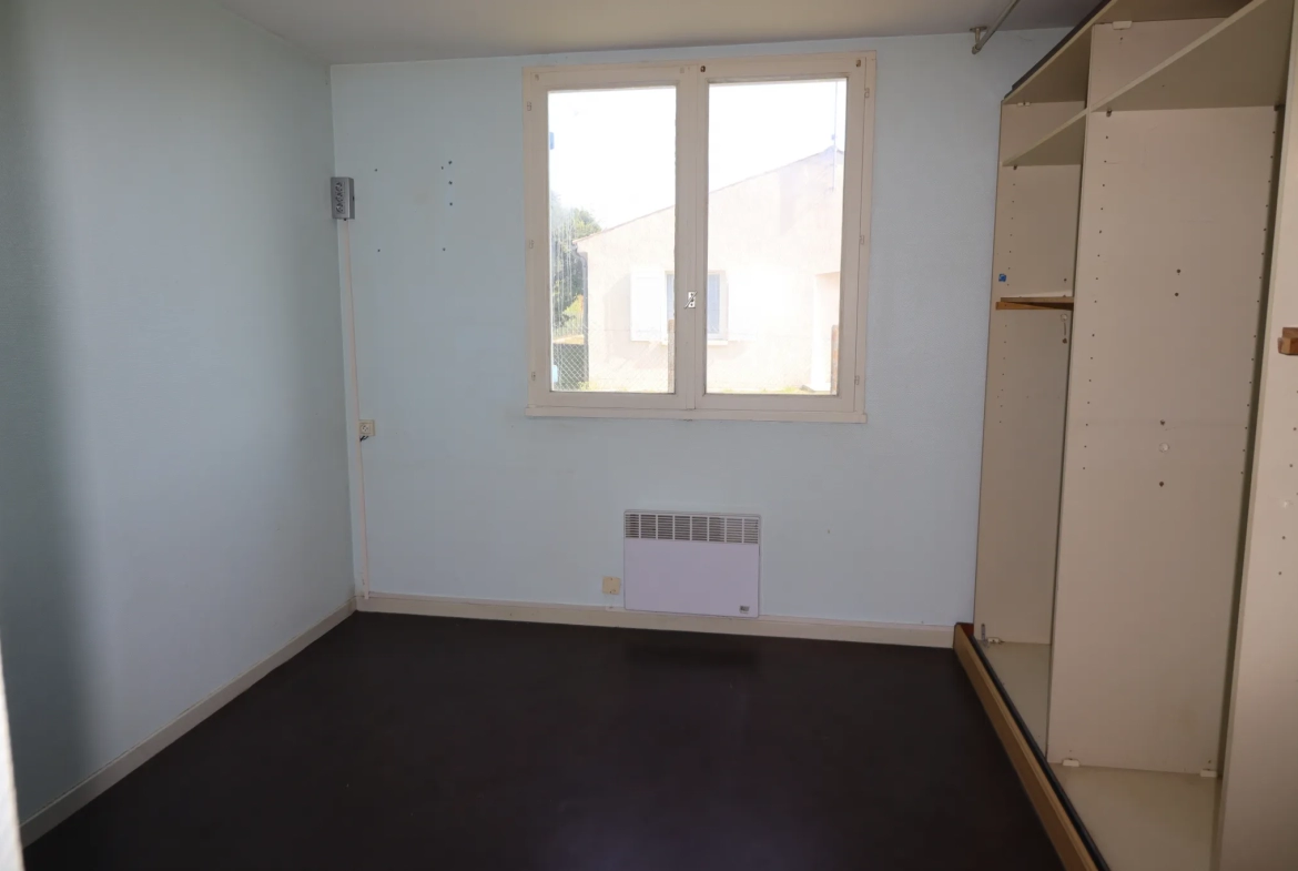 Médis maison - Maison de plain-pied avec trois chambres et garage 