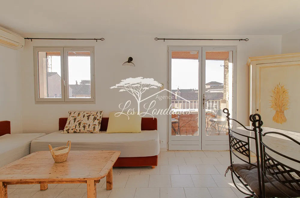 Appartement T3 plein centre ville avec 2 balcons + cave 