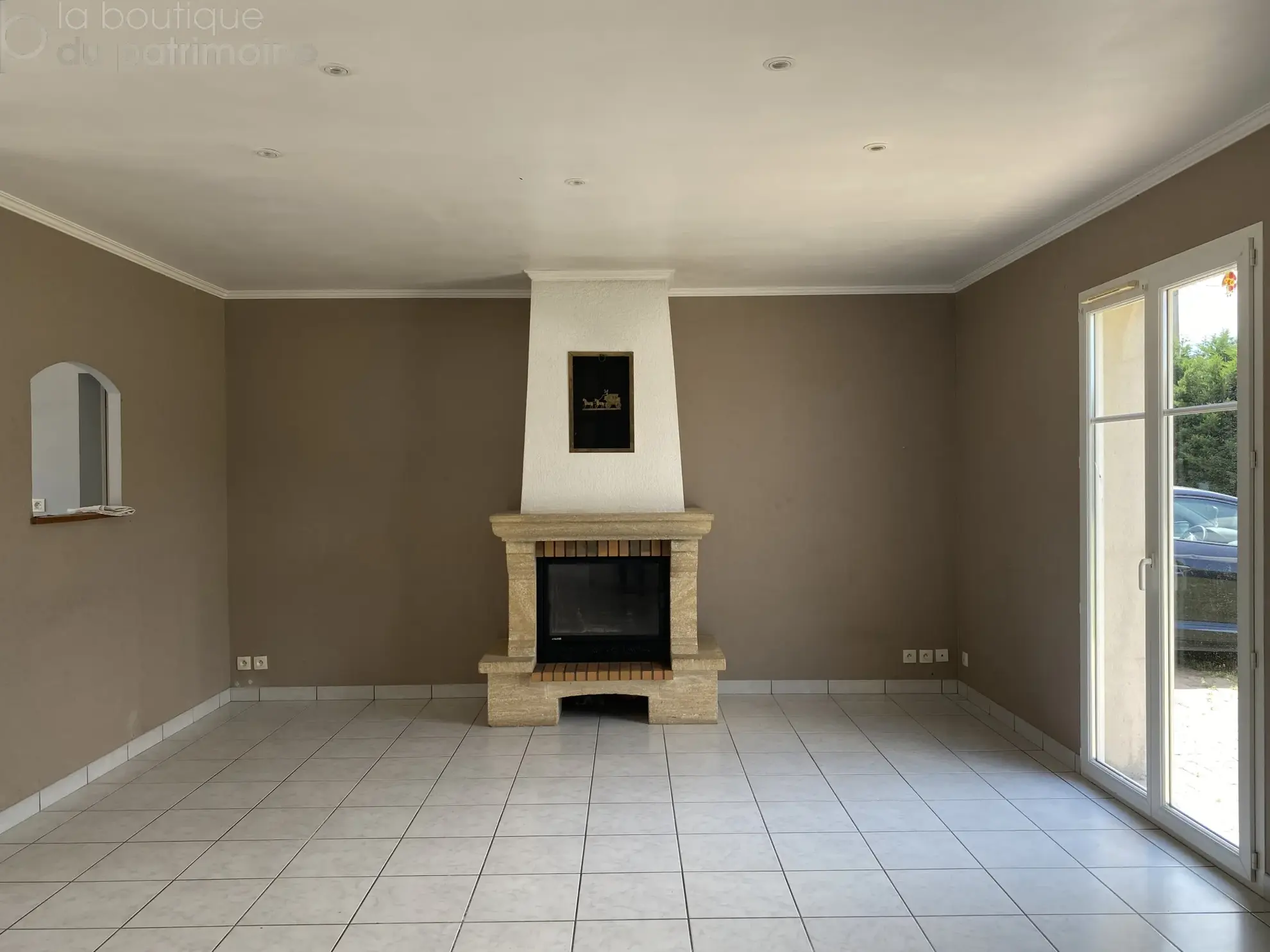 Maison de plain-pied 4 chambres avec piscine sur 3240m2 à Pondaurat 