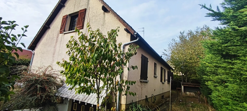 Maison traditionnelle à LUCÉ