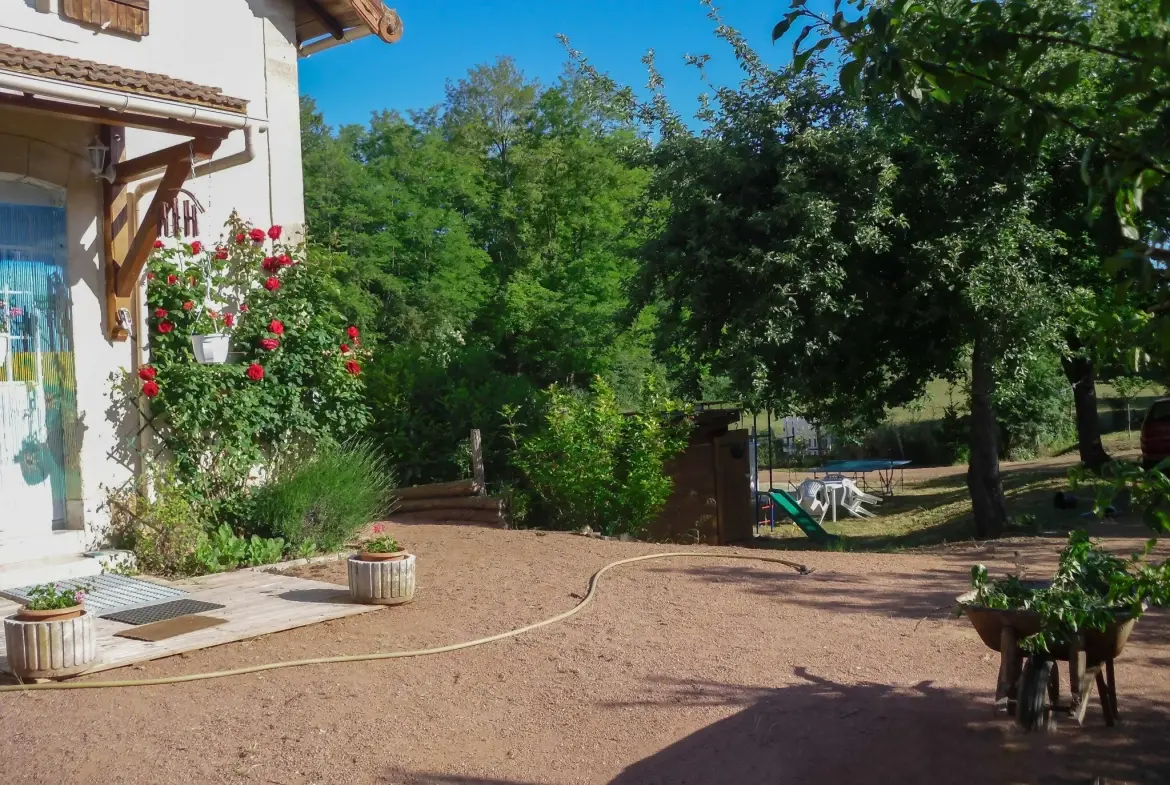 Villa à acheter pour petite famille avec terrasse à Brandon (71) 