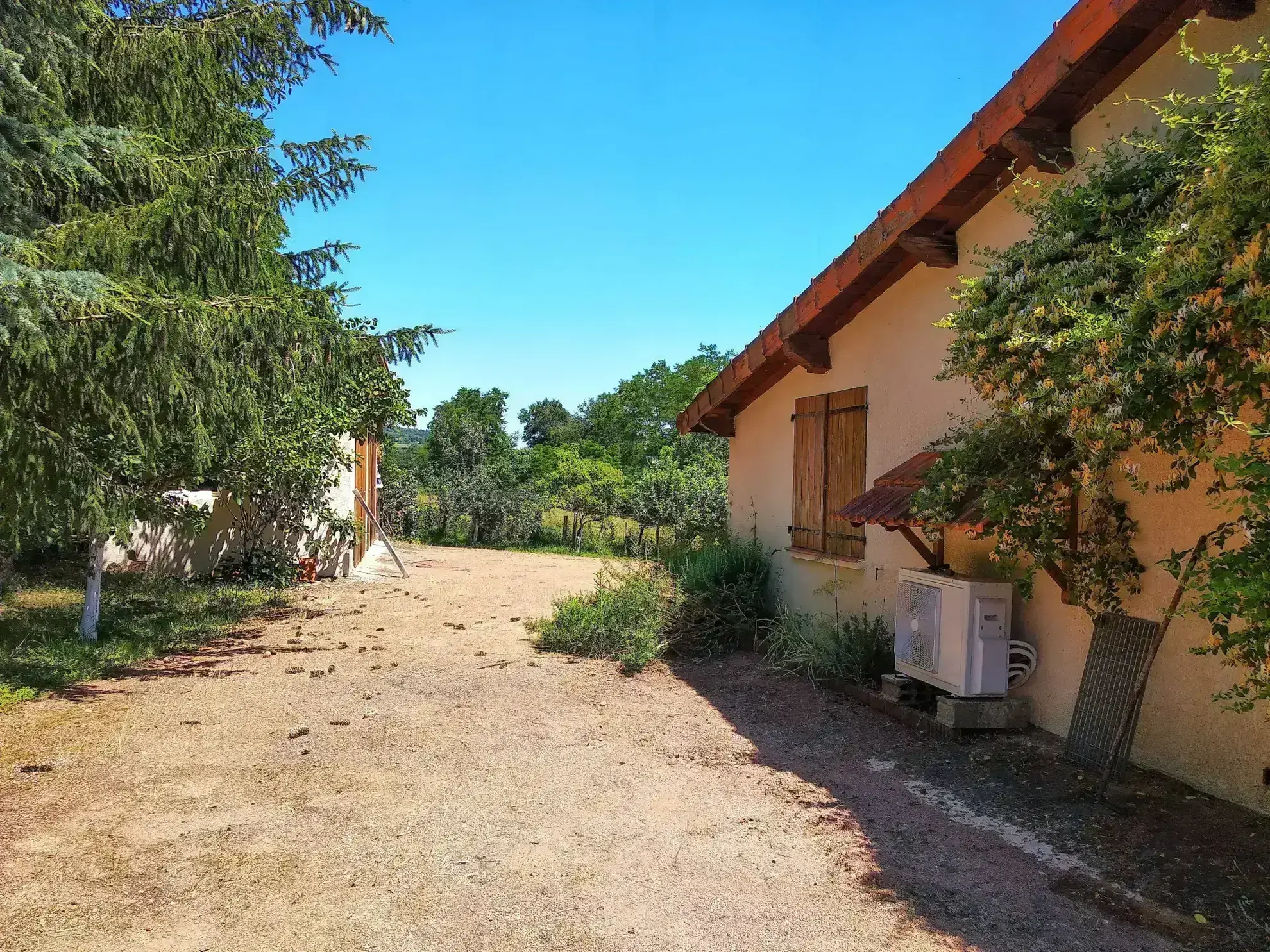 Villa à acheter pour petite famille avec terrasse à Brandon (71) 
