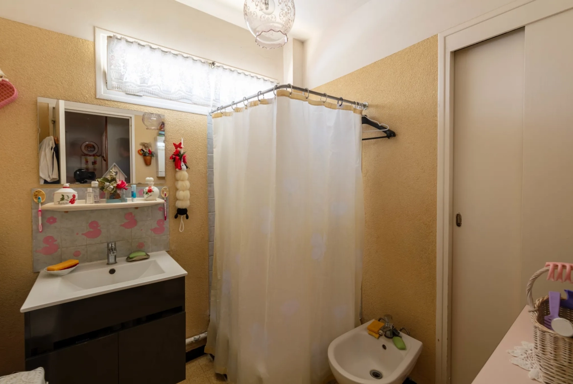 Appartement T3 avec cave à Ollioules 