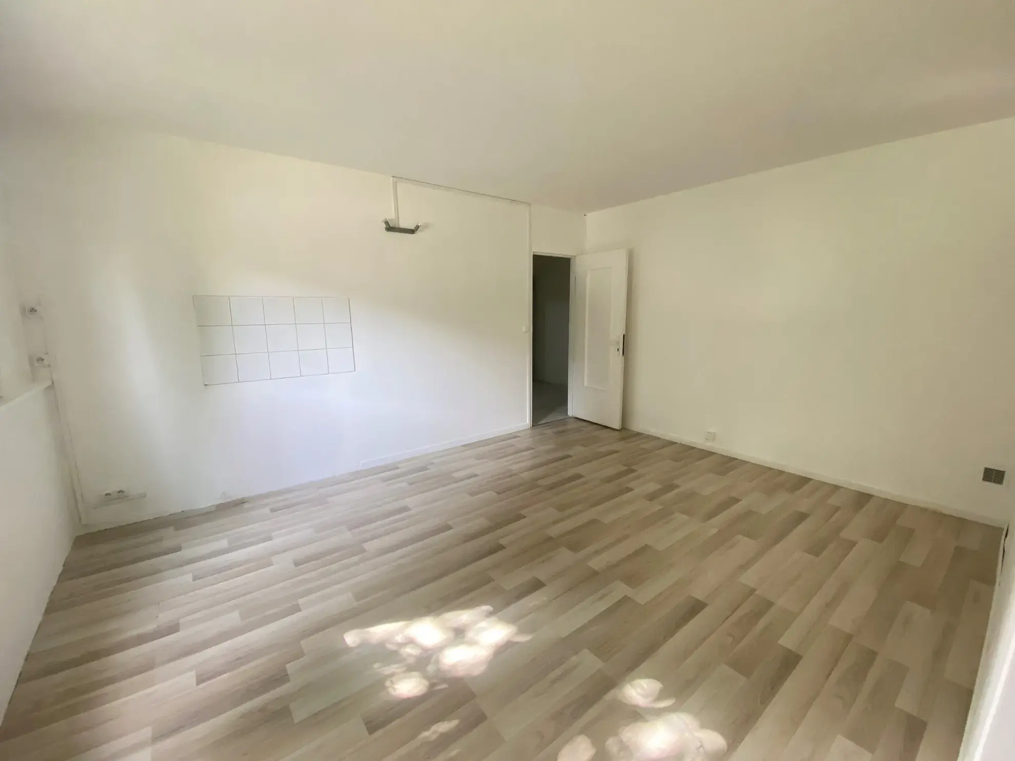 Appartement 5 pièces à Sainte Geneviève des Bois 