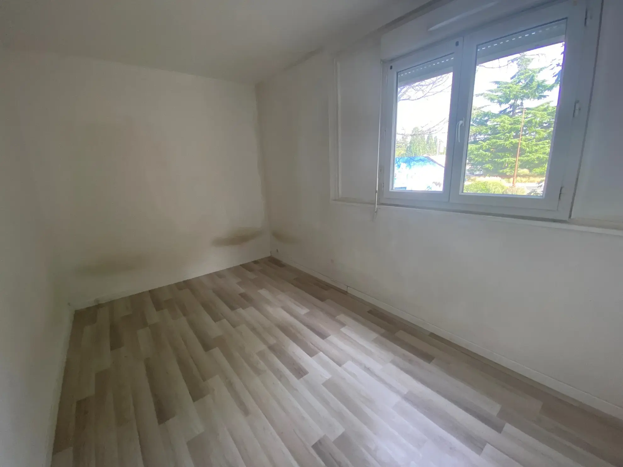 Appartement 5 pièces à Sainte Geneviève des Bois 