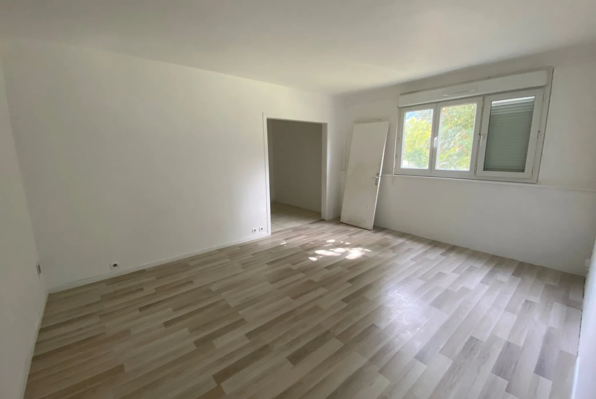 Appartement 5 pièces à Sainte Geneviève des Bois 
