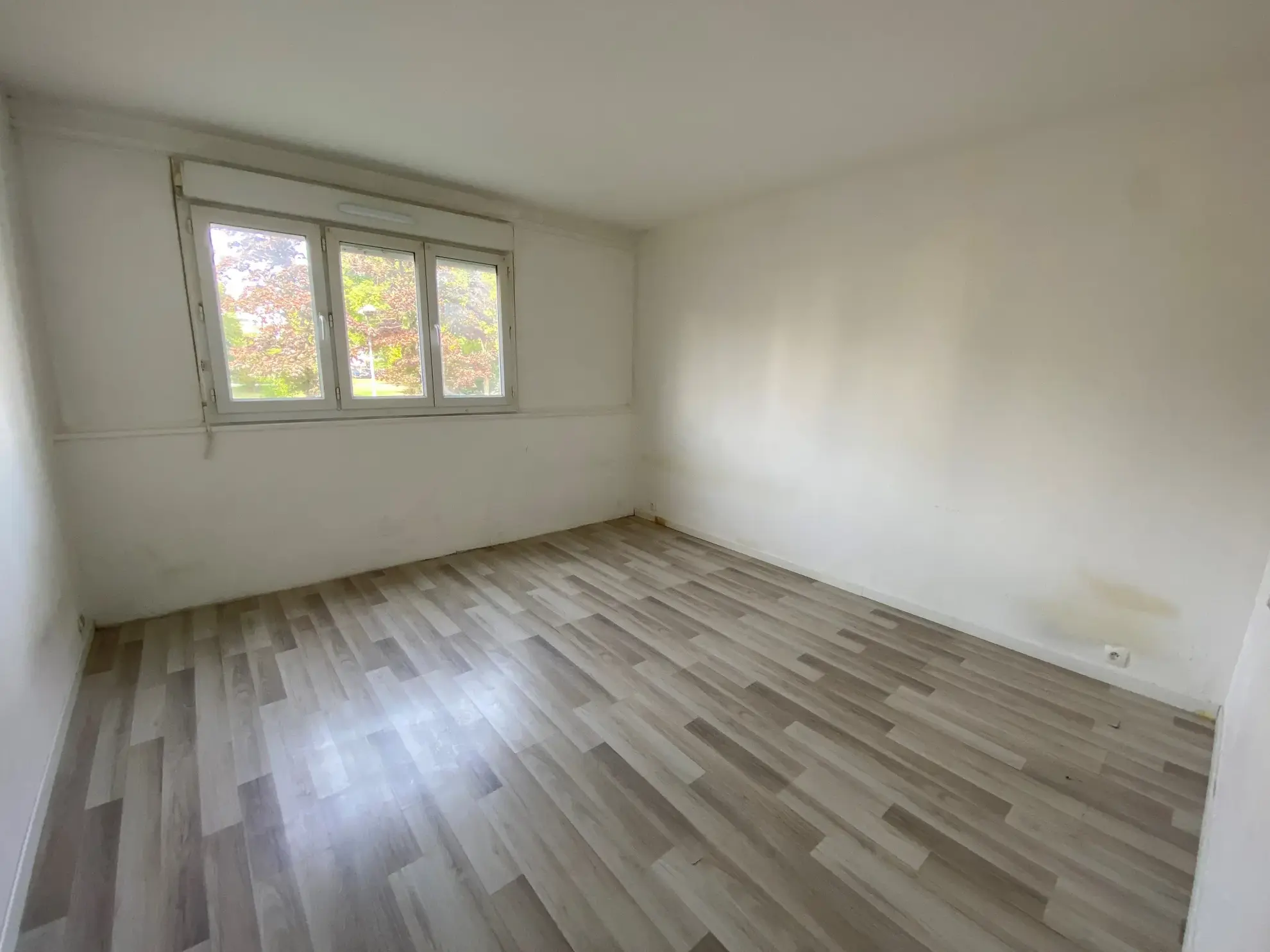Appartement 5 pièces à Sainte Geneviève des Bois 