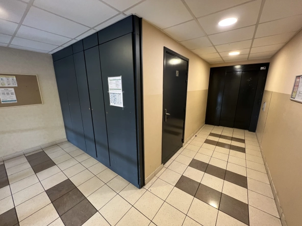 CENON T2 avec parking à vendre 