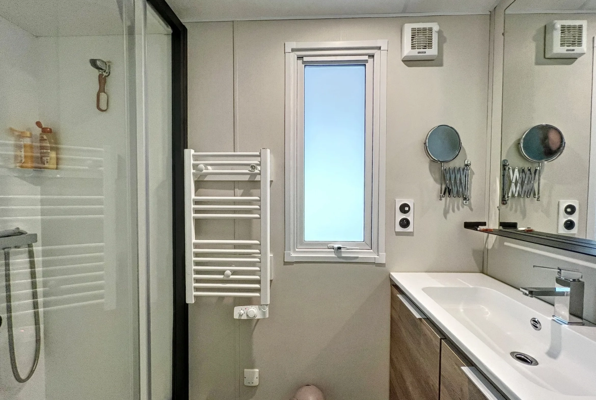 AFFAIRE A SAISIR - Mobilhome - 3 pièces - 33m2 - Camping L'Oasis des Dombes 