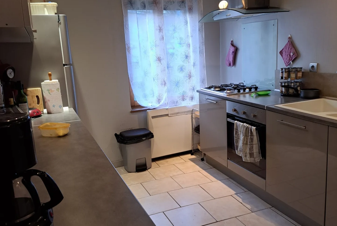 SPECIAL INVESTISSEURS : YVETOT longère divisée en 2 habitations sur 175 m2 