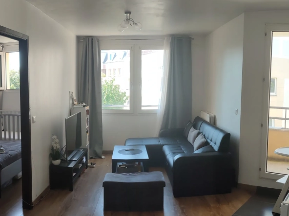 F2 avec loggia au pied du Tram T10 au Plessis-Robinson ! 
