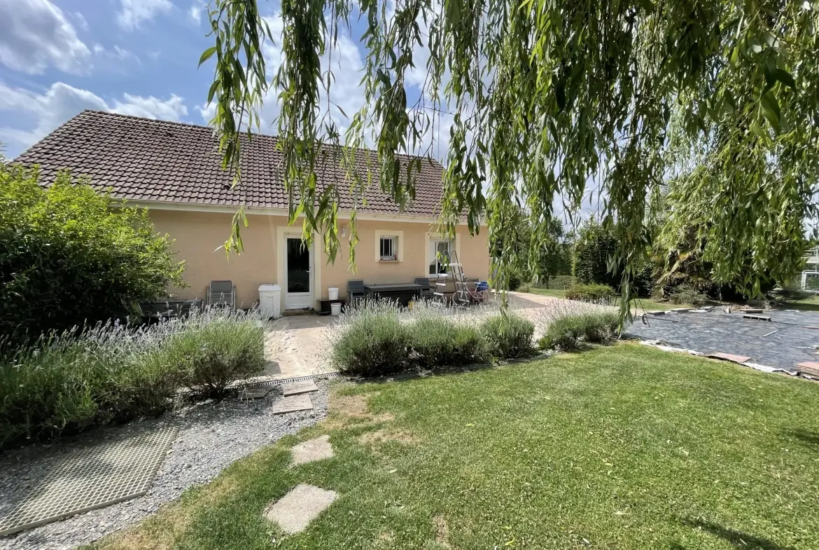 Pavillon sur 3000m2 de terrain à Lisores 14140 