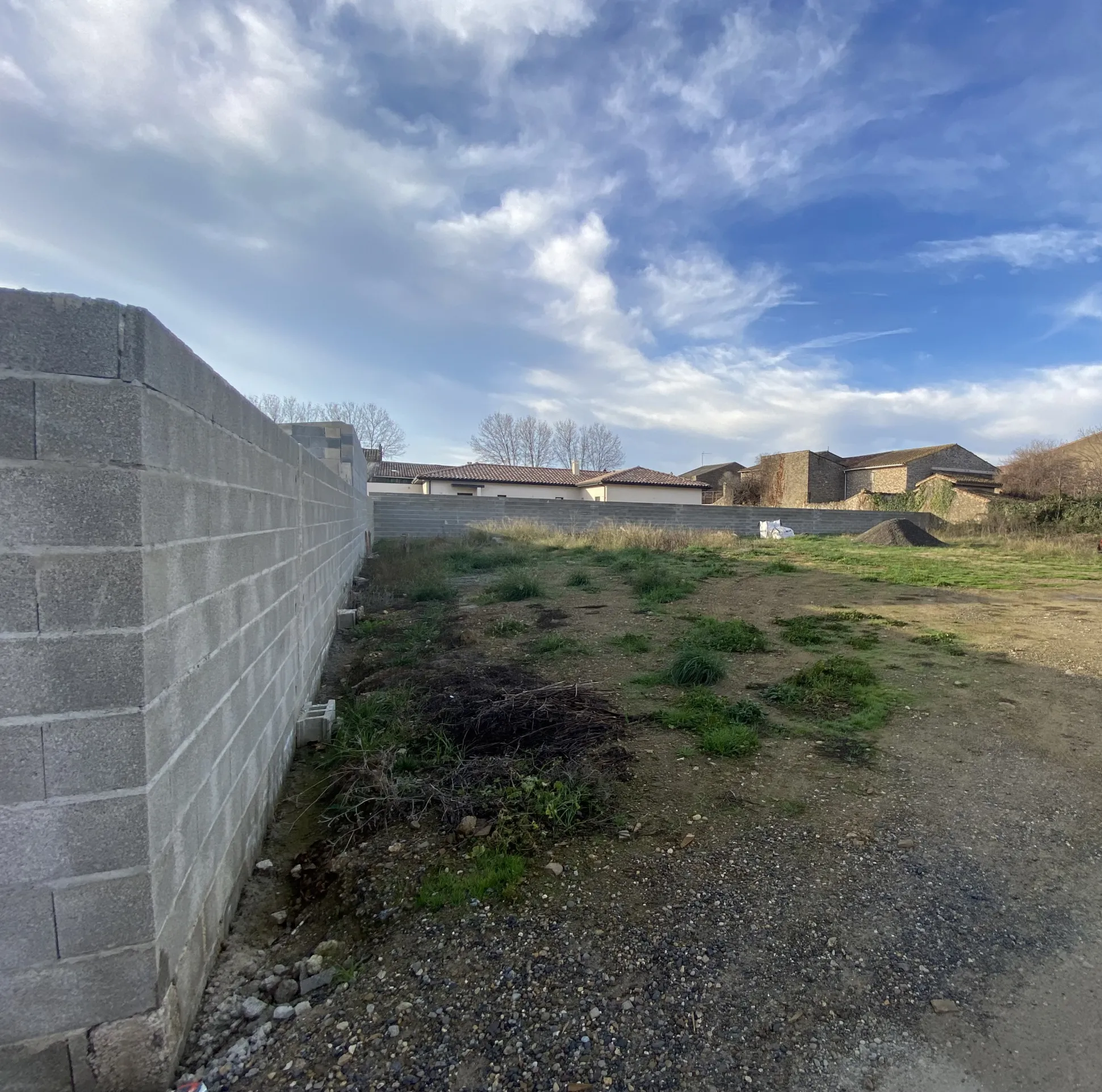 Terrain constructible à vendre à Trausse Minervois 