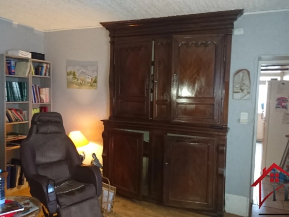 Maison de village F6 avec maison à rénover sur un terrain de 718m2 à Villars st marcellin 