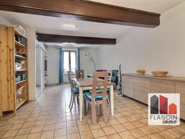 Maison de ville avec potentiel d'immeuble de rapport investisseurs à Lorette 