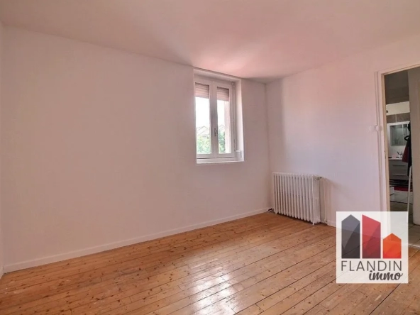 Maison de ville avec potentiel d'immeuble de rapport investisseurs à Lorette 