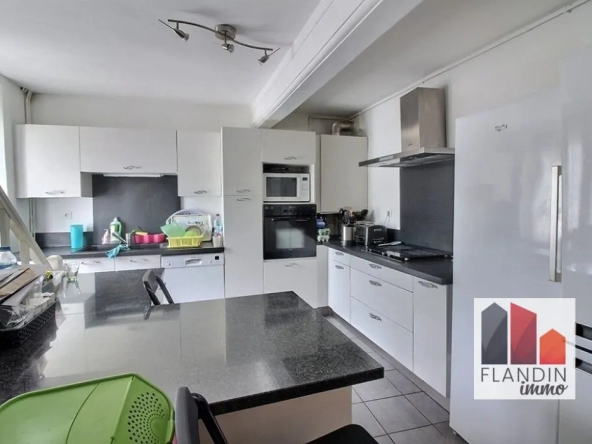 Maison de ville avec potentiel d'immeuble de rapport investisseurs à Lorette 