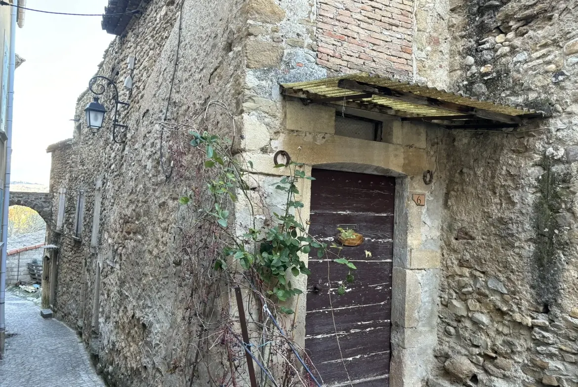 Maison de village à rénover avec terrasse - Mirabel aux Baronnies 