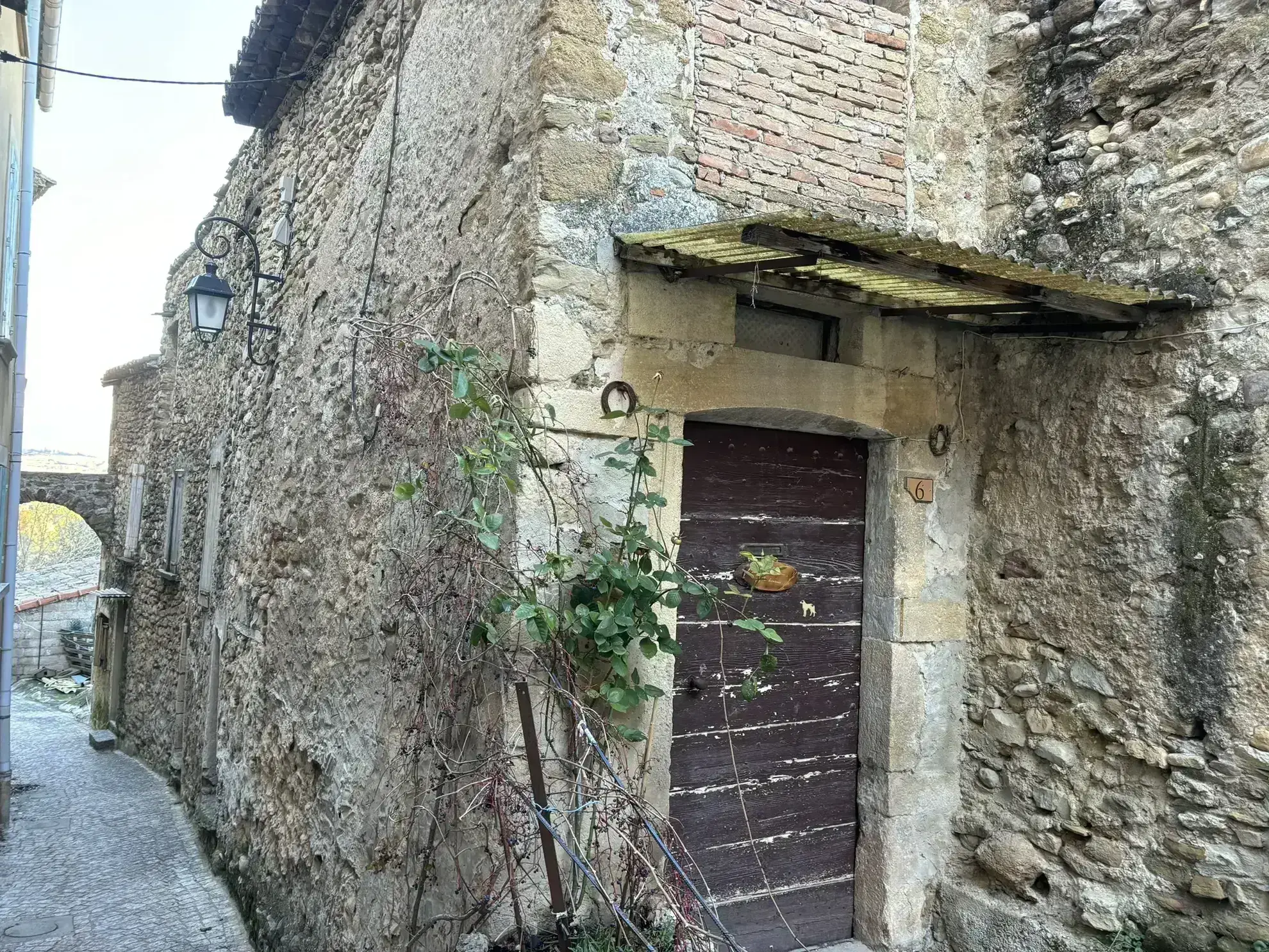 Maison de village à rénover avec terrasse - Mirabel aux Baronnies 