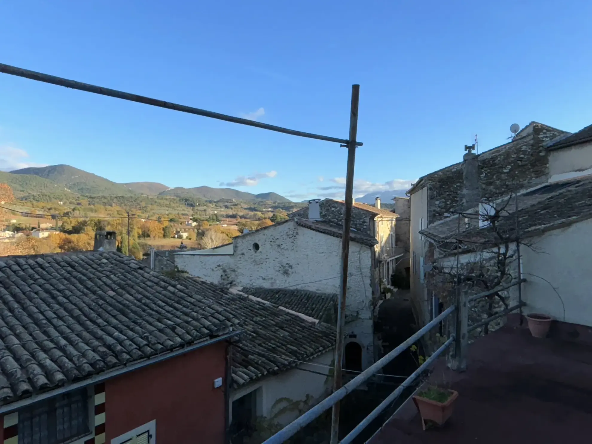 Maison de village à rénover avec terrasse - Mirabel aux Baronnies 